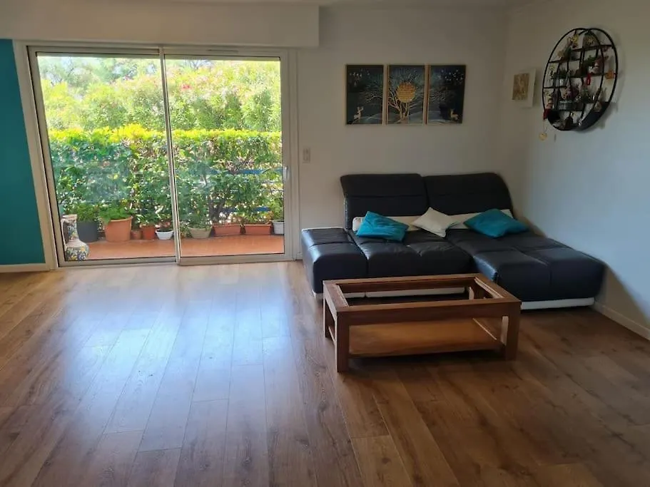 Apartment Appartement Avec Terrasse, Piscine Et Garage A 400M Plage Antibes