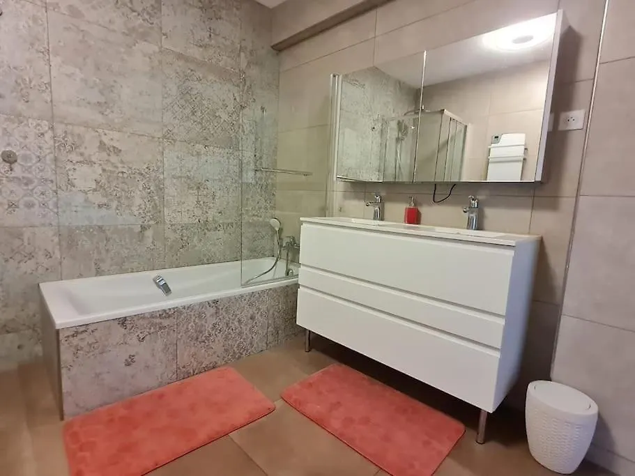 Apartment Appartement Avec Terrasse, Piscine Et Garage A 400M Plage Antibes