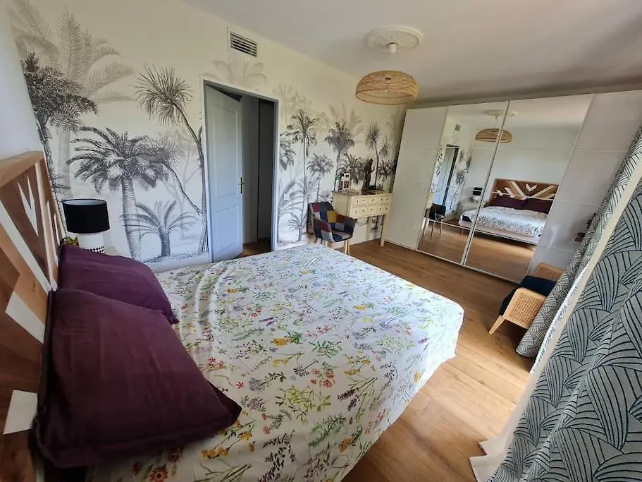 Appartement Avec Terrasse, Piscine Et Garage A 400M Plage Antibes France