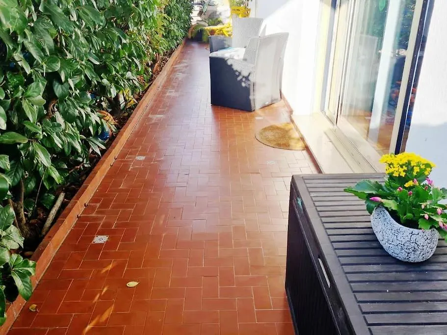 Appartement Avec Terrasse, Piscine Et Garage A 400M Plage Antibes 0*,  France