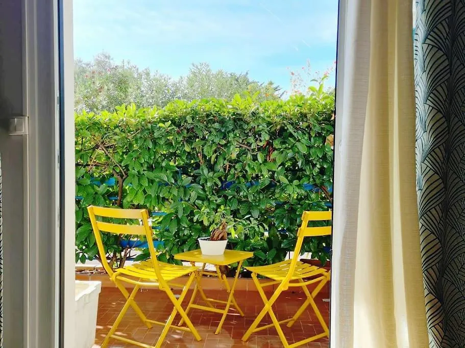 Appartement Avec Terrasse, Piscine Et Garage A 400M Plage Antibes